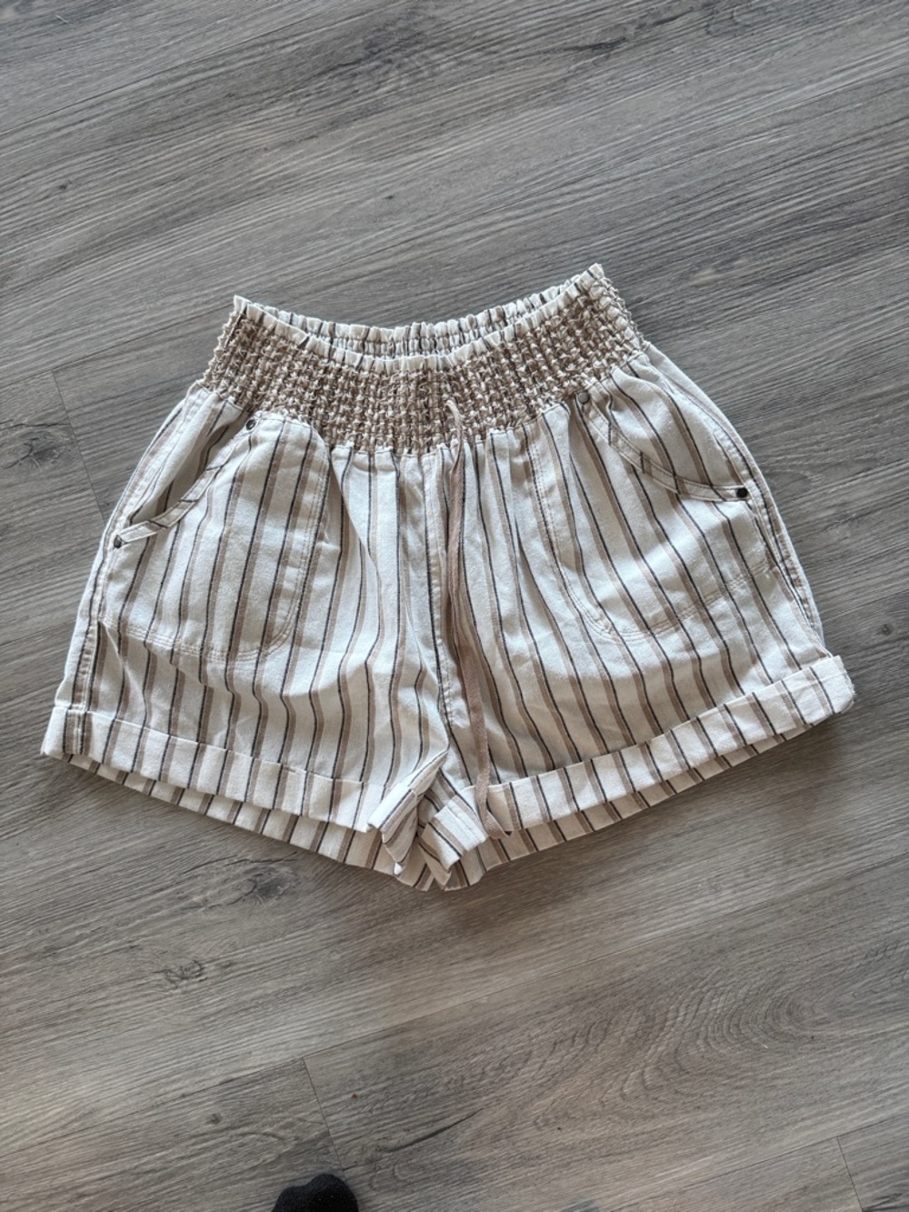 Ci Sono Striped Elastic-Waist Women's Shorts - Cream/Beige size XL